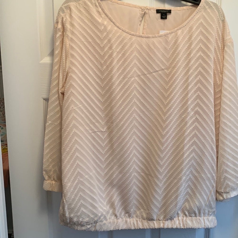 NWT’s Ann Taylor factory, Size M blouse, Cream